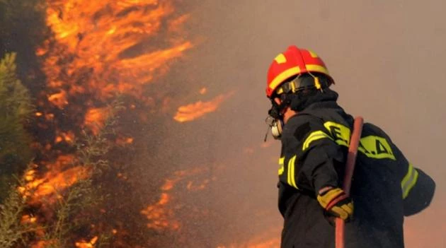Μεγάλη φωτιά στην Κρήτη – Συναγερμός στο Ρέθυμνο
